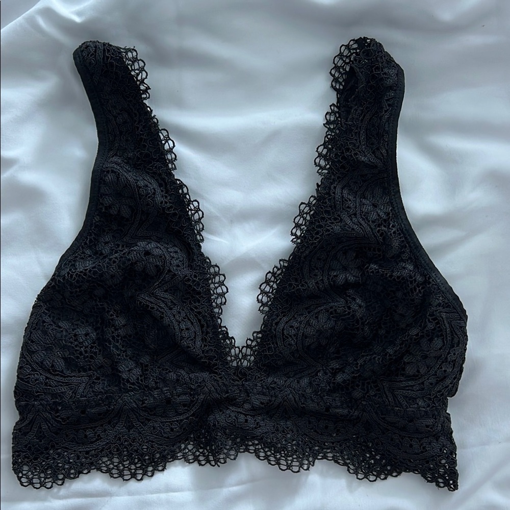 Victoria’s Secret Black lace bralette S/P